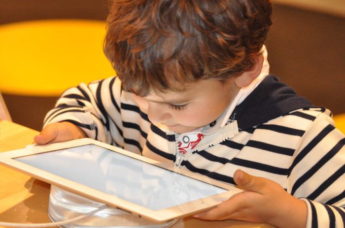 Gefahren im Internet - Kinderschutz im Internet - Kinderseiten - Kinder Internet. Foto: Pixabay