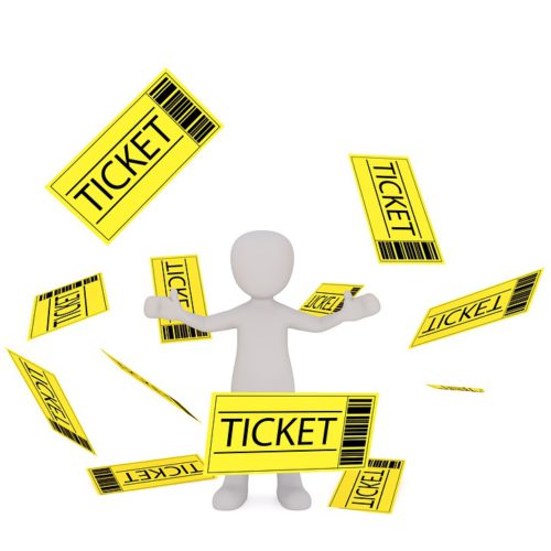 Das Pixabay-Bild zeigt ein weißes Männchen, dass mit gelben Tickets um sich wirft. Es symbolisiert die Ticketbörse. 