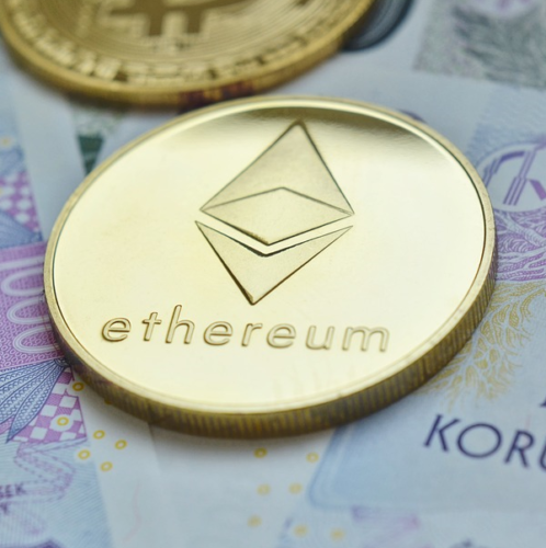 Ein Ethereum-Taler symbolisiert die virtuelle Währung. Foto: Pixabay