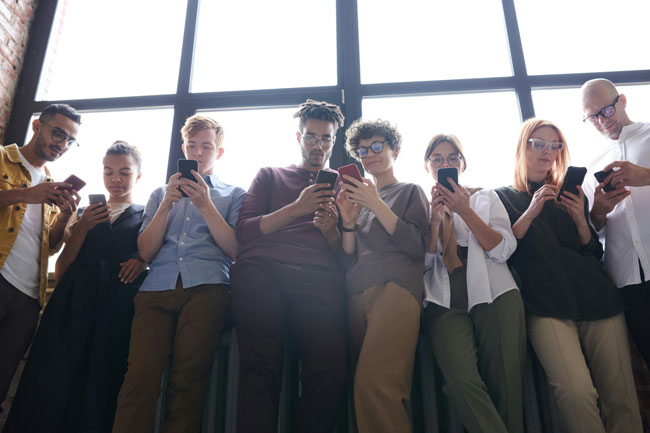 Digital Native | Diskriminierung | Arbeitsrecht. Bild: Pexels/fauxels