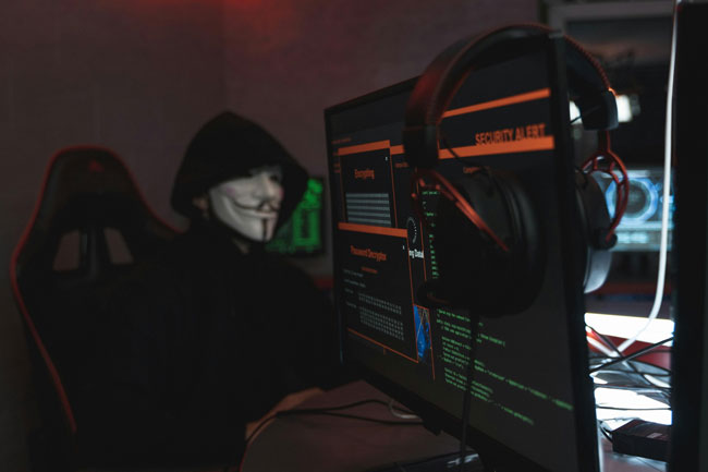 Datenpanne | Datenverlust. Bild: Pexels/Tima Miroshnichenko (https://www.pexels.com/de-de/foto/technologie-display-bildschirm-monitor-5380651/)