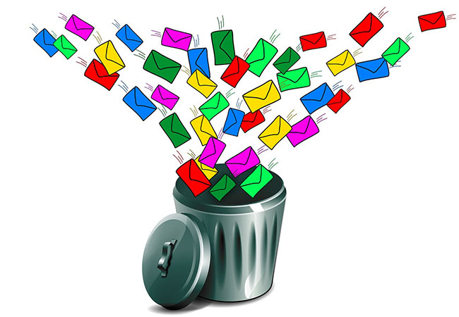 Papierkorb, in dem zig bunte Briefumschläge landen. Foto: Pixabay