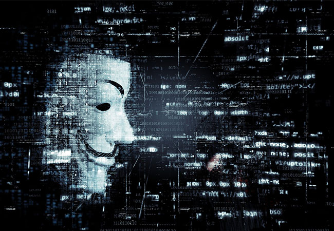 Was ist das Darknet? Person mit einer Anonymousmaske in den Tiefen des Internets. Bild: Pixabay